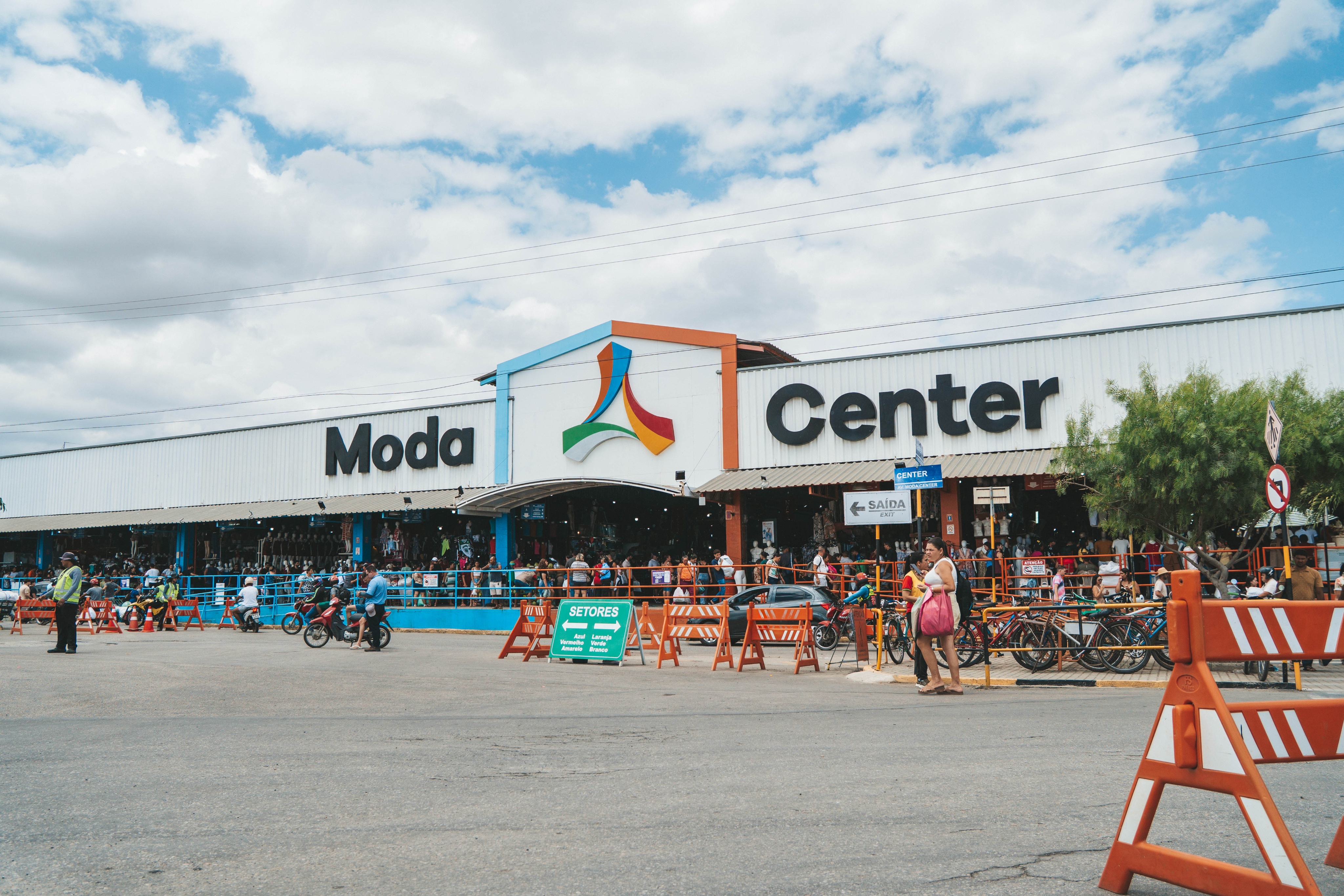 Foto da fachada do Moda Center